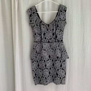 Lace bodycon dress